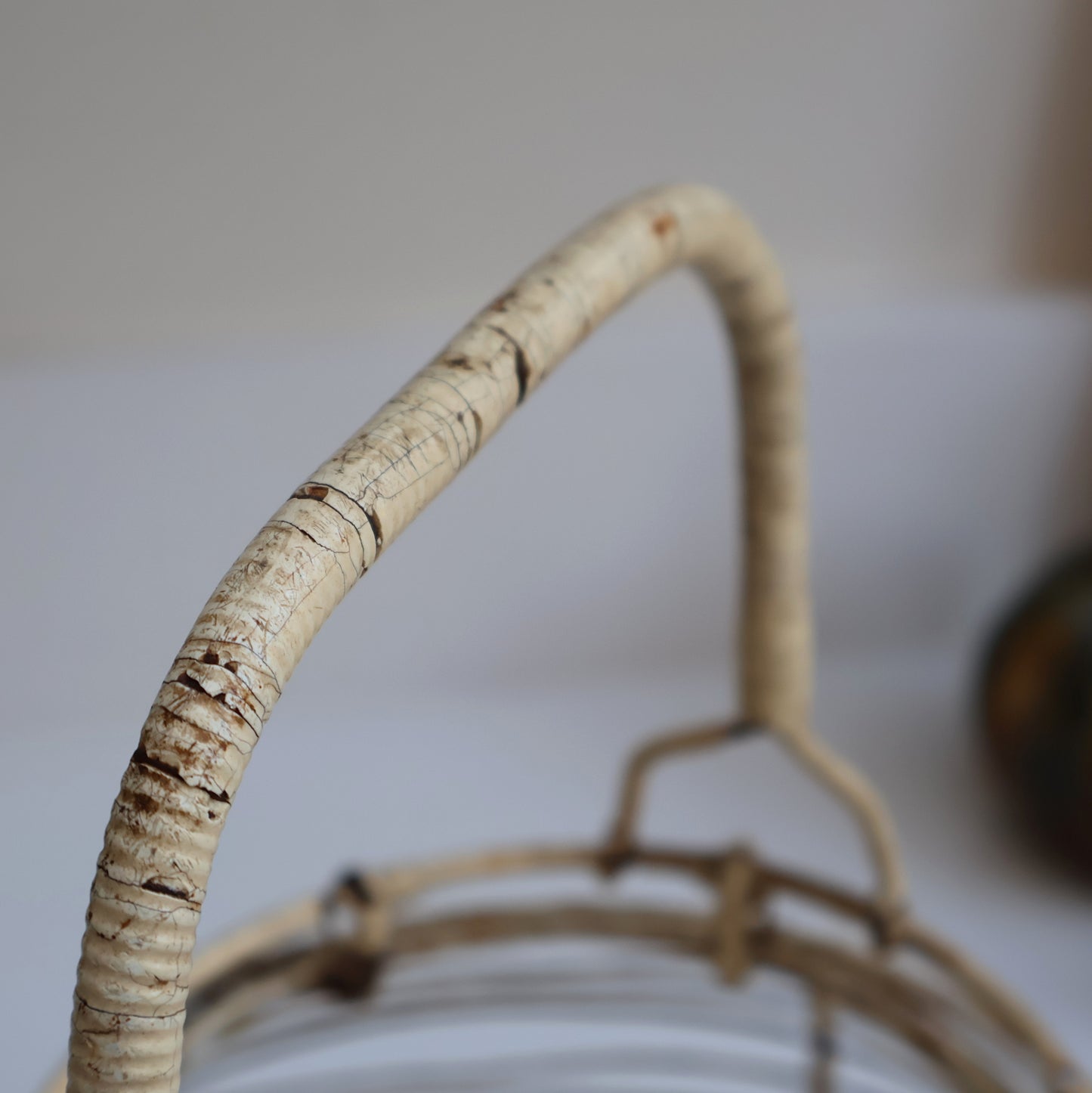 French Painted Wire Egg Basket (Cream)