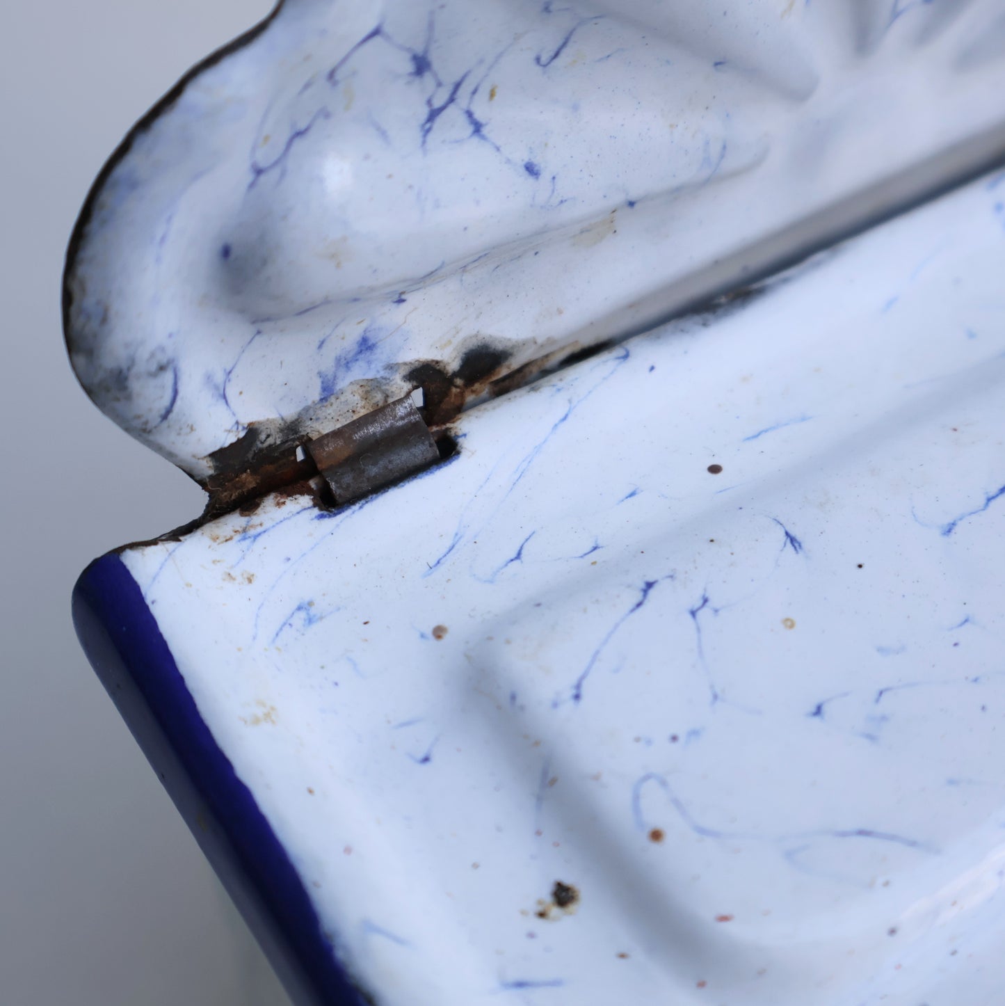 Enamel 'Allumettes' (Matchstick) Tin