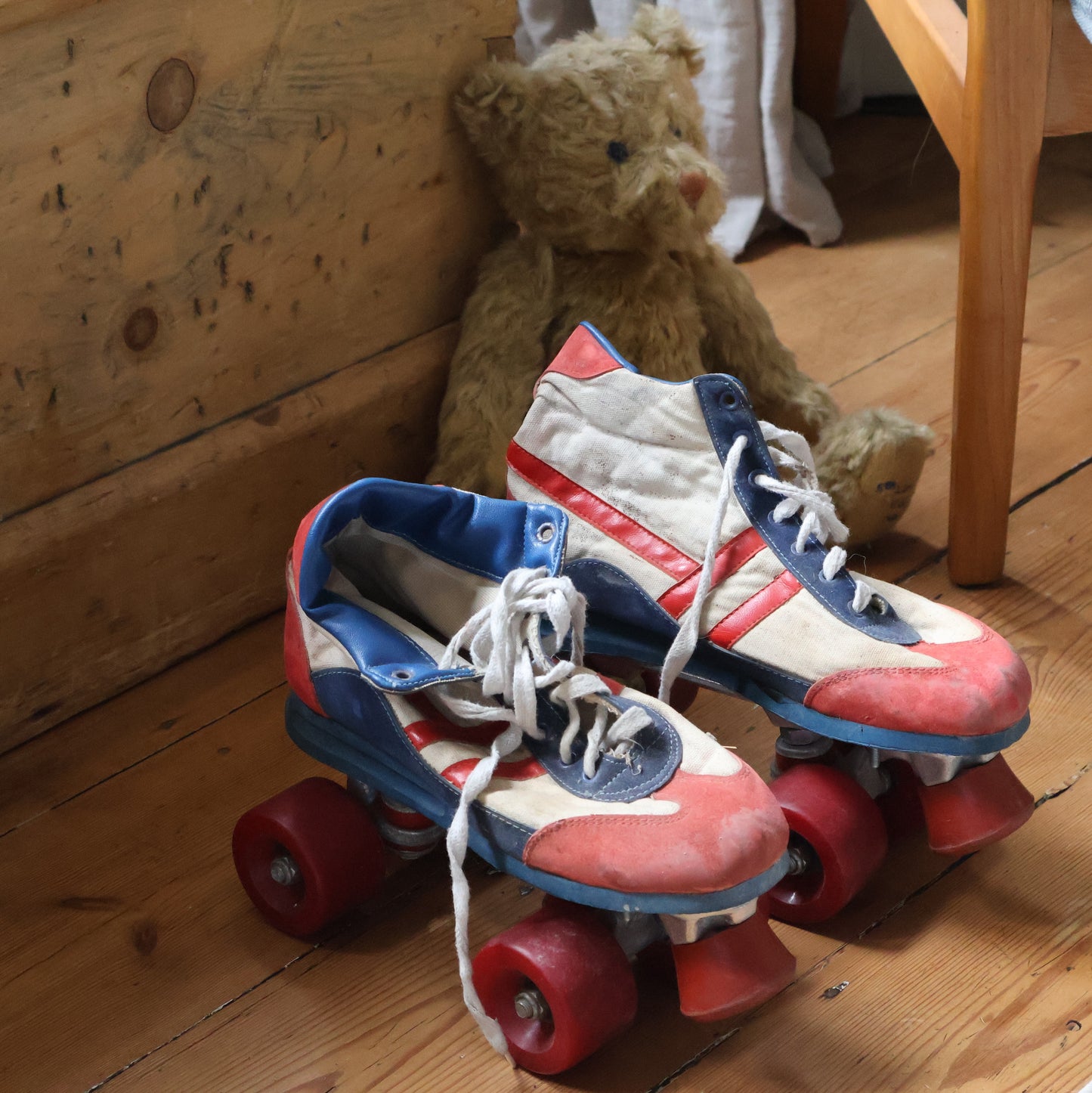 Vintage Roller Skates Size 4/5 Womens