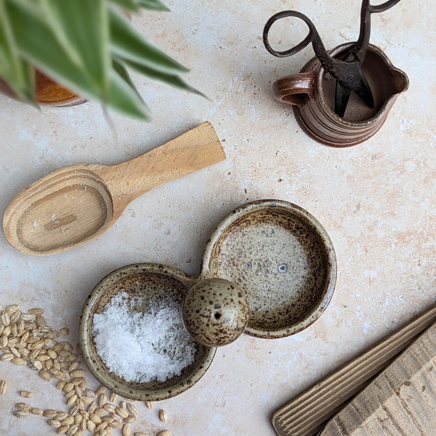 Ceramic Salt and Pepper Pinch Pot