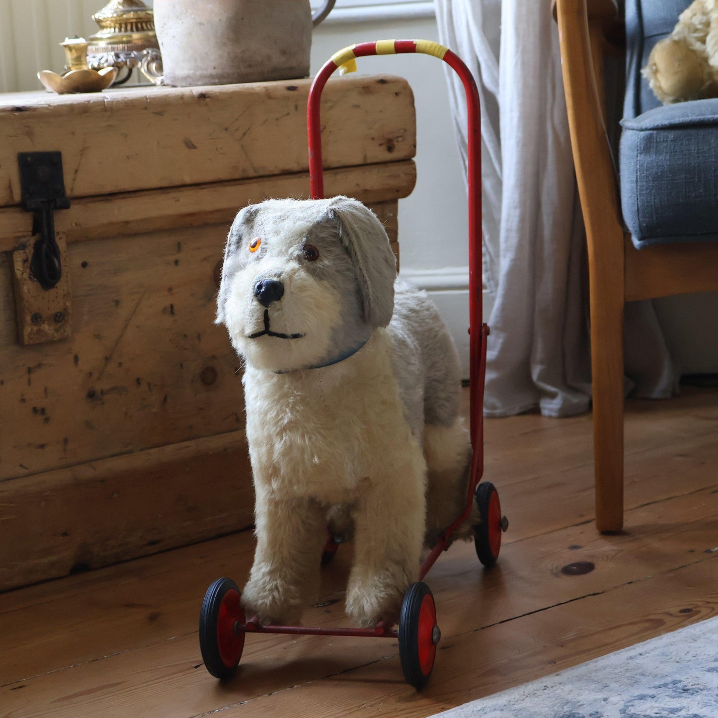 Tri-ang Push-along Dog