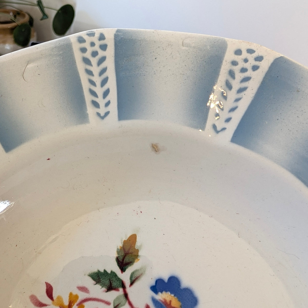 Set of Six Sarreguemines 'Claude' Floral Dish Plates