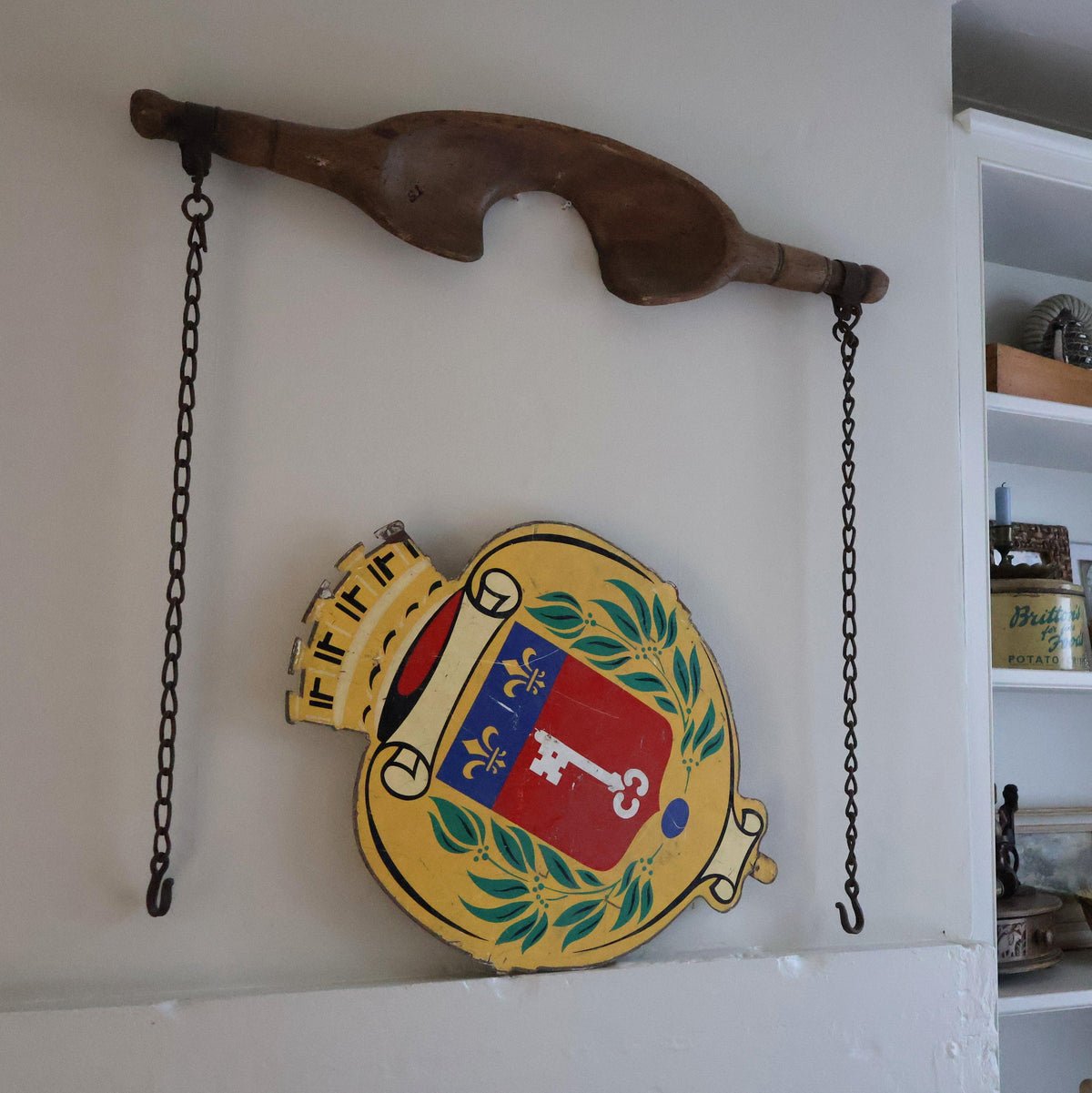 Metal 'Angers' Flag Pole Shield