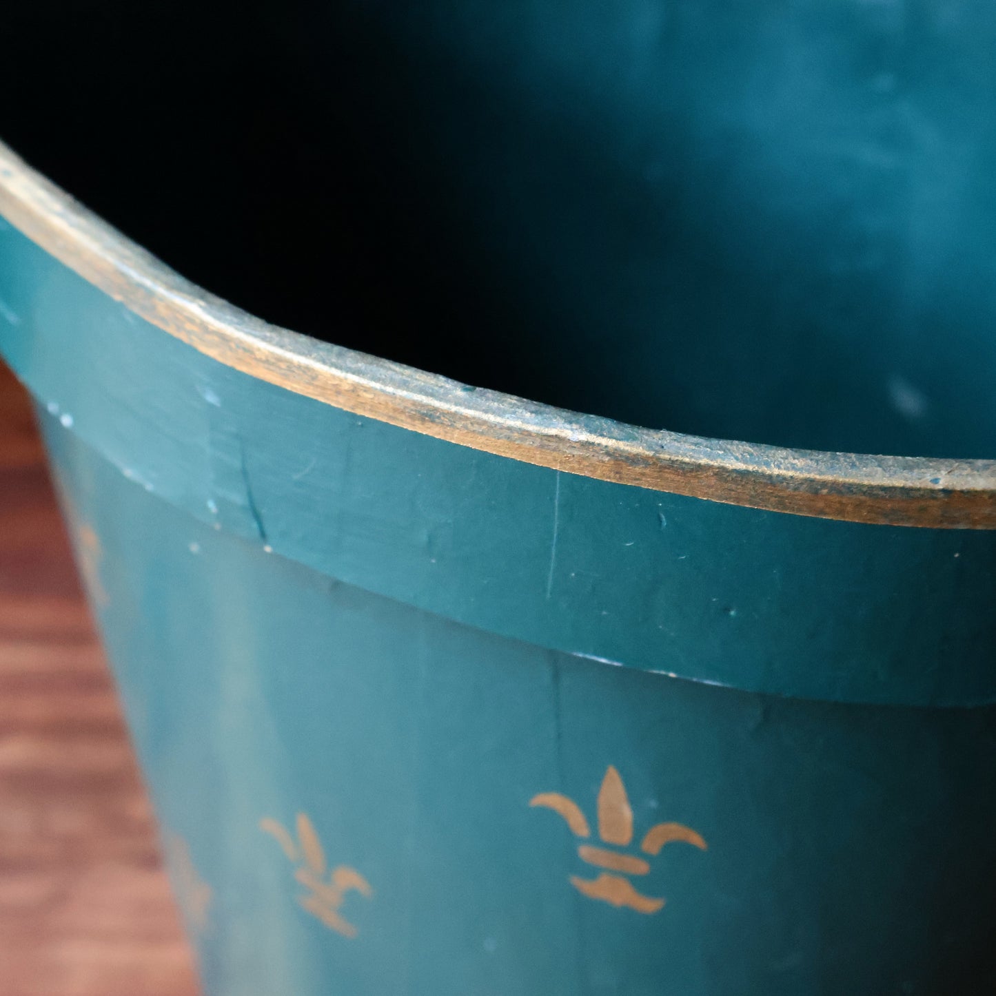 Fleur-de-lis Waste Paper Bin