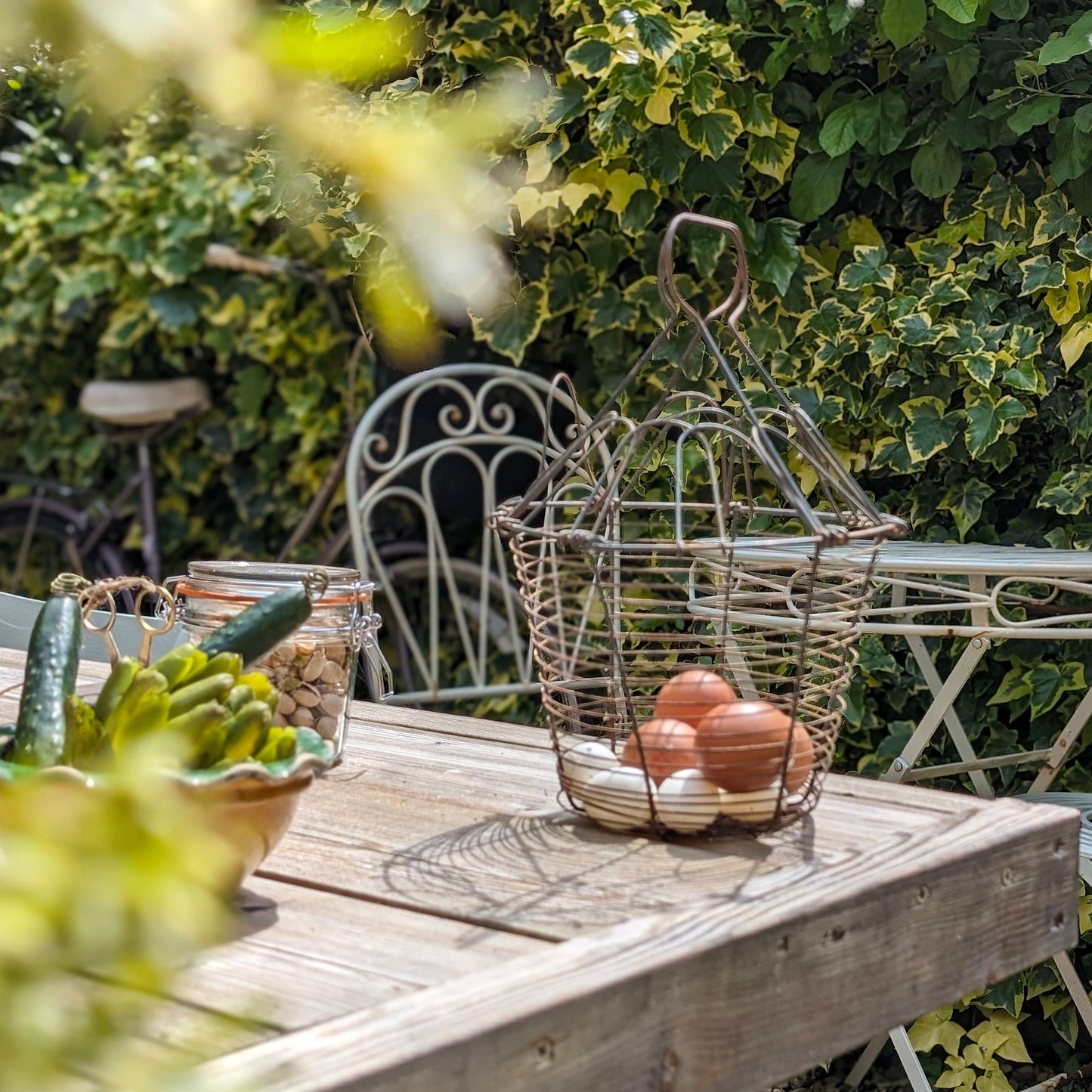 French Wire Collapsing Arm Egg Basket