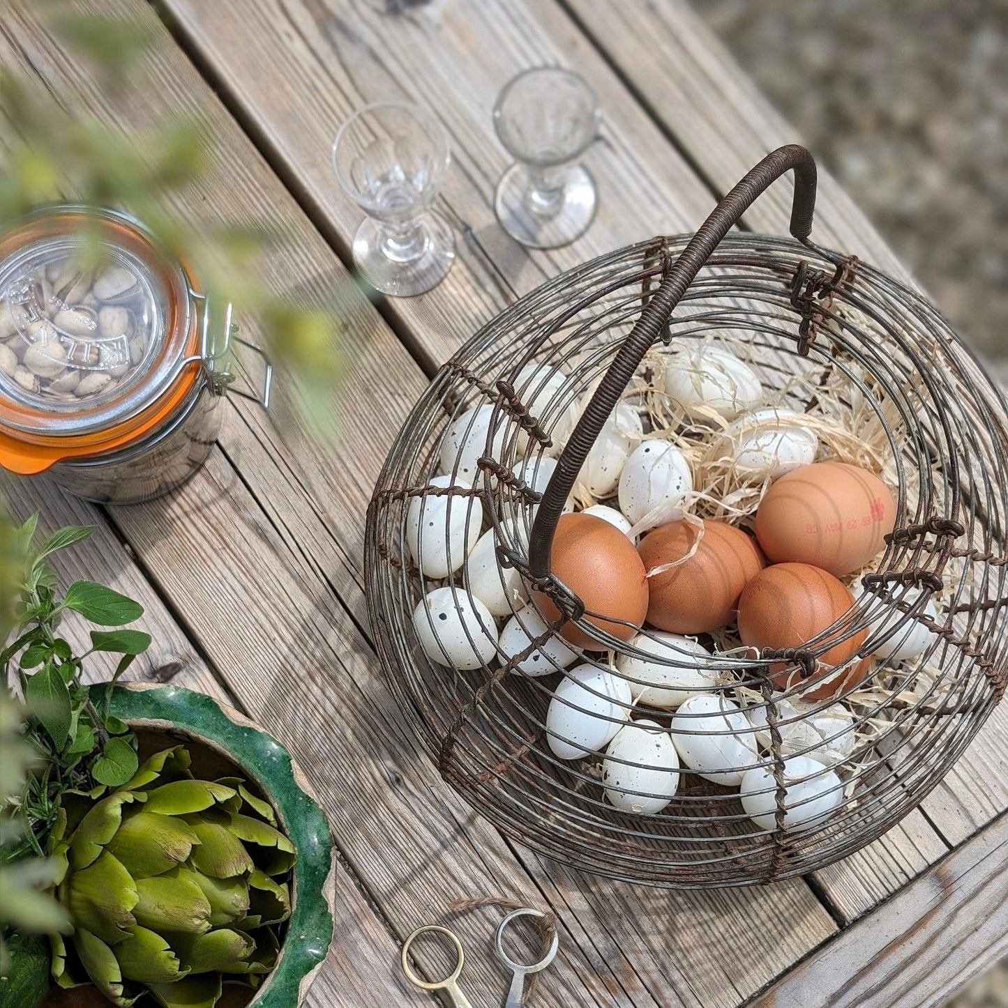 French Wire Round Egg Basket