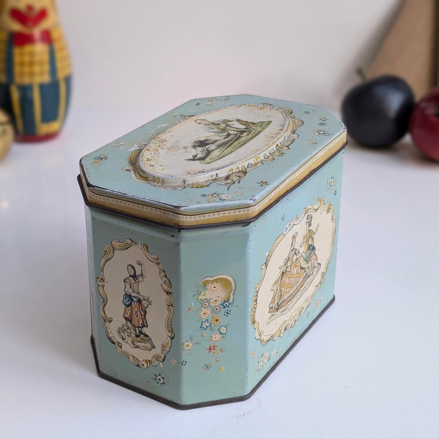 Vintage Huntley and Palmers Tin