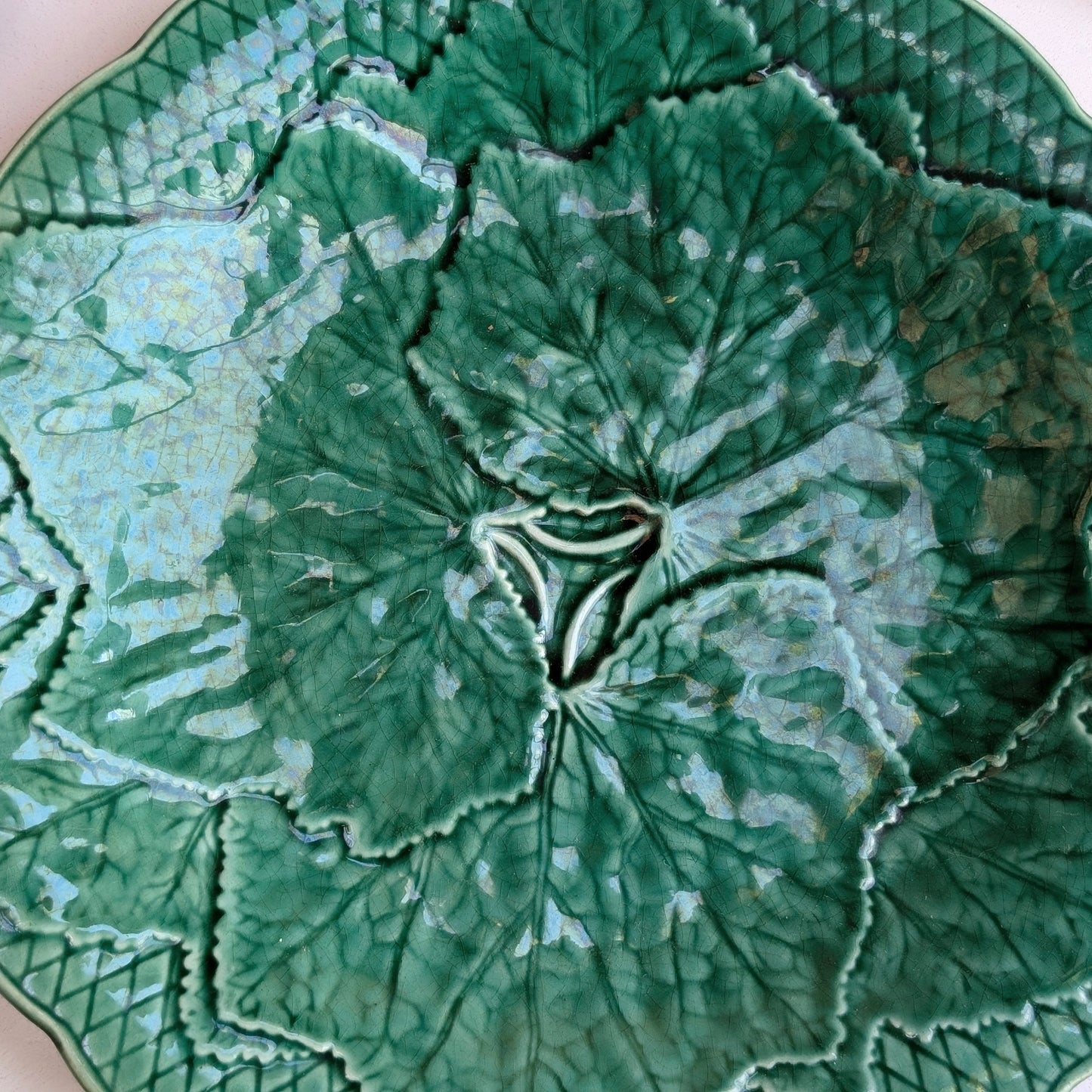 Gien Barbotine Leaf Plates