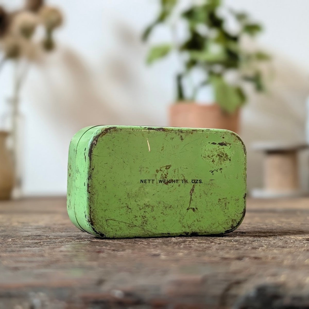 Vintage Moray's “French Fern” Solid Brilliantine Tin