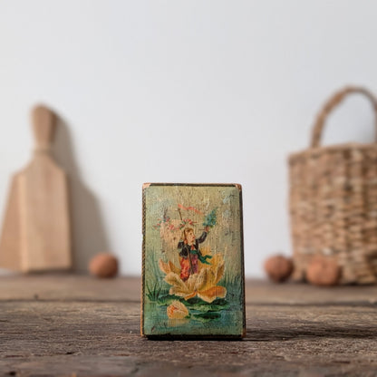 Small Wooden Lily Pad Design Box