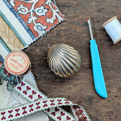 Small Clam Shell Tape Measure