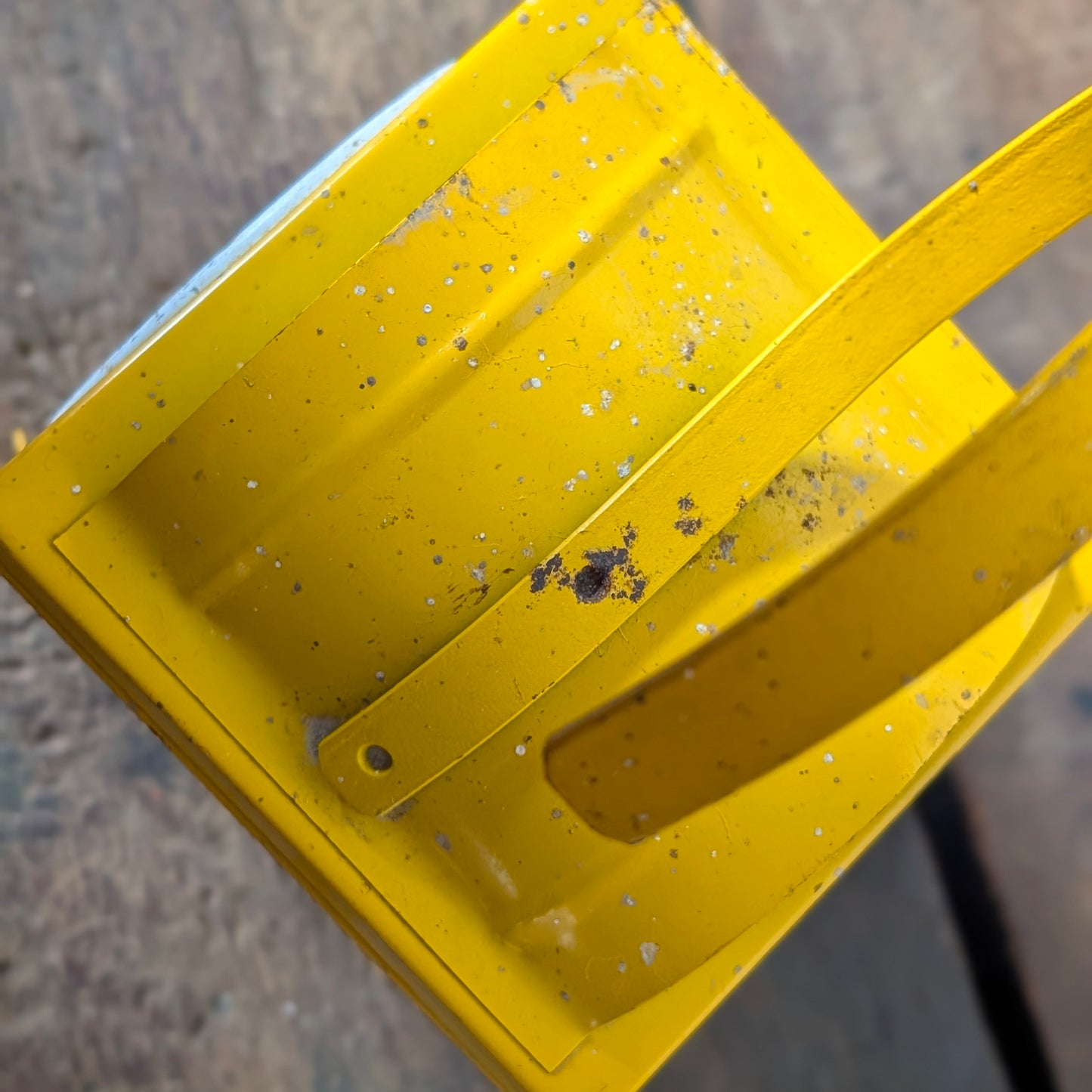 Chalwyn Yellow Parrafin Railway/Road Lamp