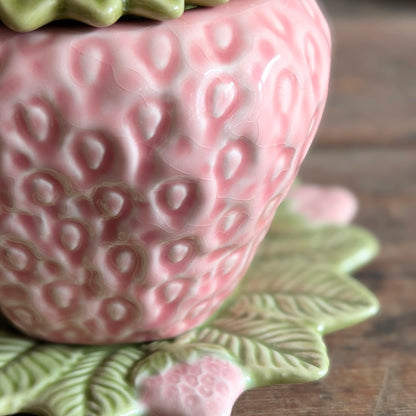 Bordallo Pinheiro Strawberry Pot