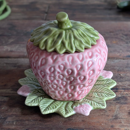 Bordallo Pinheiro Strawberry Pot