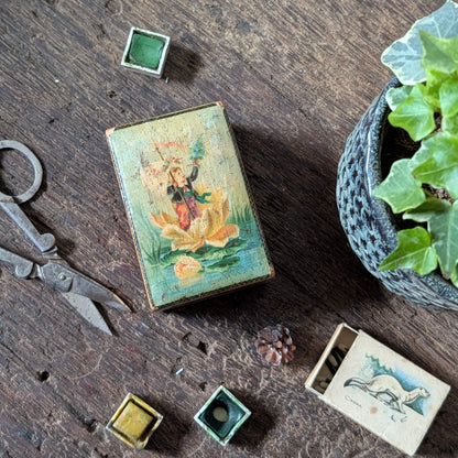 Small Wooden Lily Pad Design Box