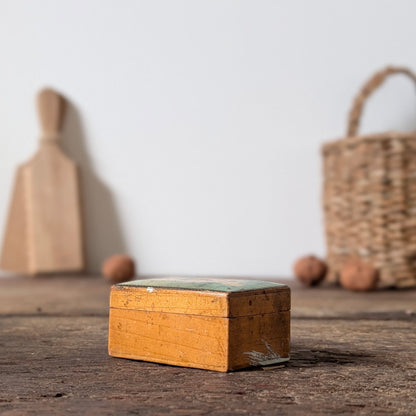 Small Wooden Lily Pad Design Box