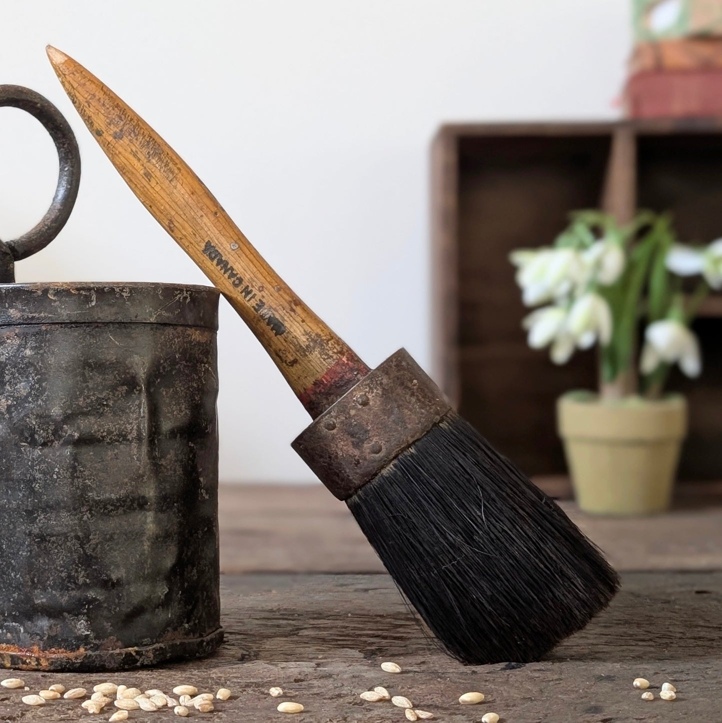 Round Rustic Paint Brush