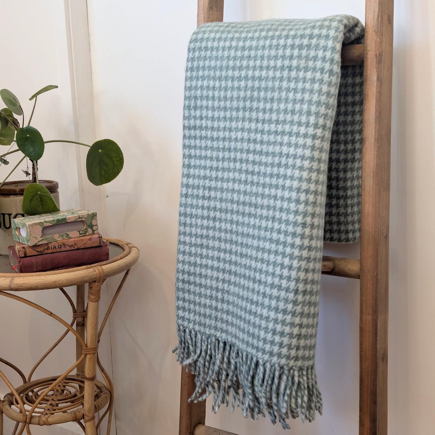 Balmoral Tartan Blanket - Houndstooth