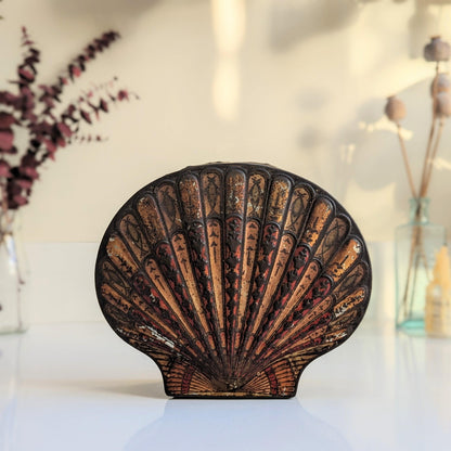 Scallop Shell Rustic Tin